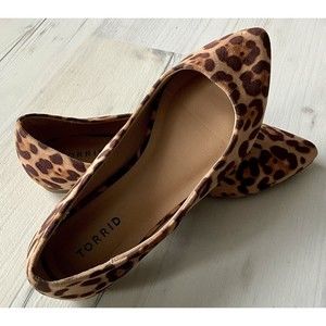 TORRID Leopard Print Faux Suede Pointed Toe Flat *8.5 Wide Width Shoes EUC